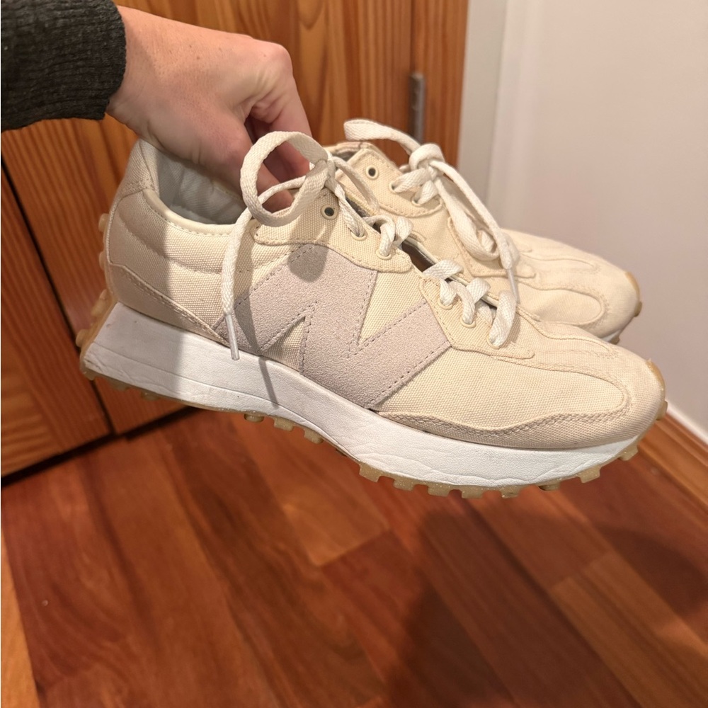 New Balance 327 Cream Sneakers - Picture 4 of 6